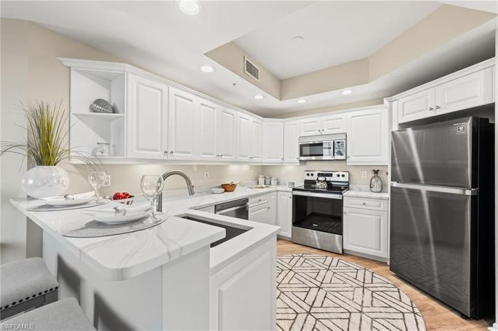 Kitchen with Dining Counter