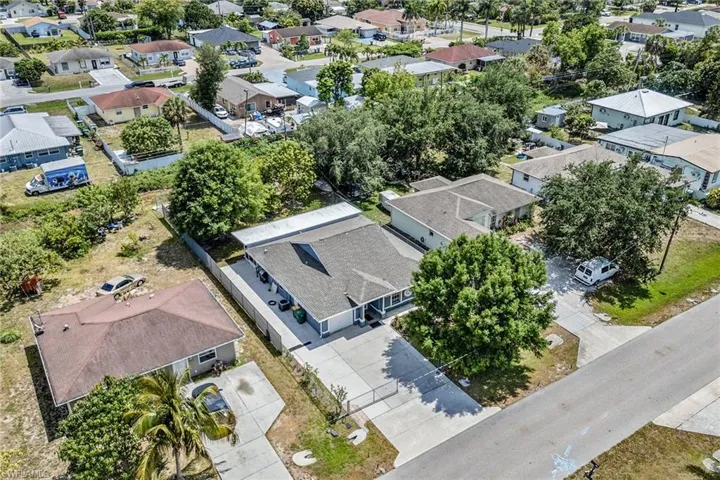 5322  Sholtz  ST, Naples, FL 34113