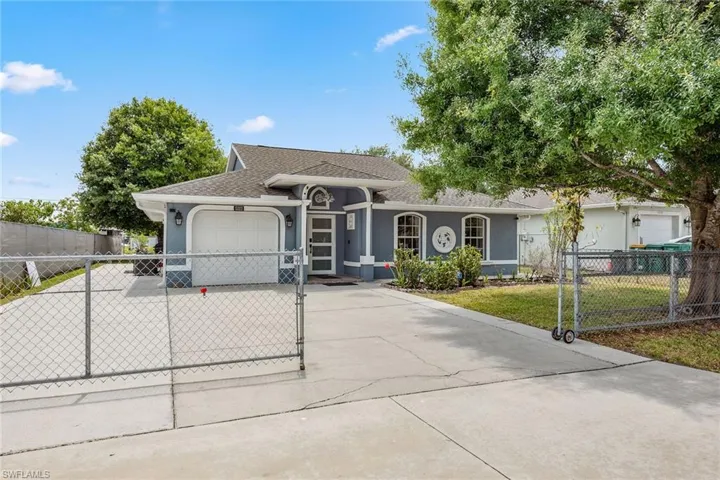5322  Sholtz  ST, Naples, FL 34113