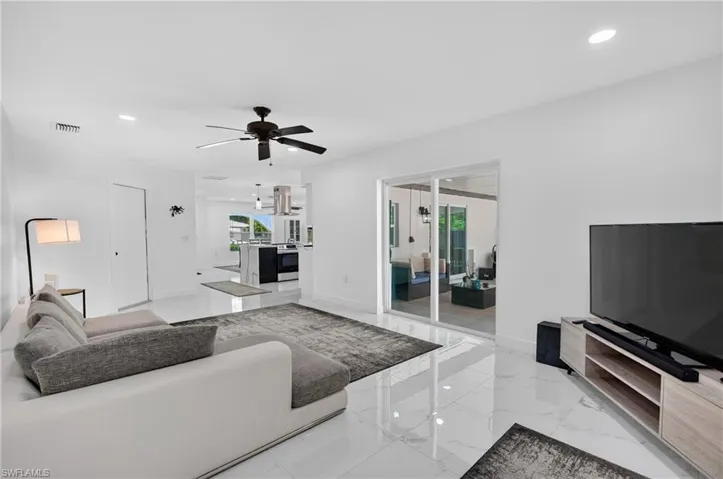 6055 Macbeth Ln, Fort Myers, Florida 33908