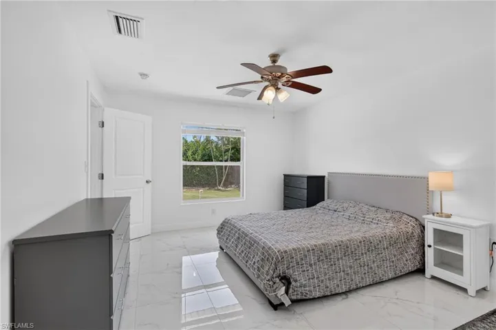 6055 Macbeth Ln, Fort Myers, Florida 33908