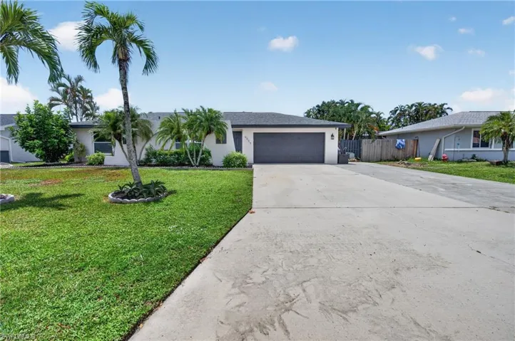 6055 Macbeth Ln, Fort Myers, Florida 33908