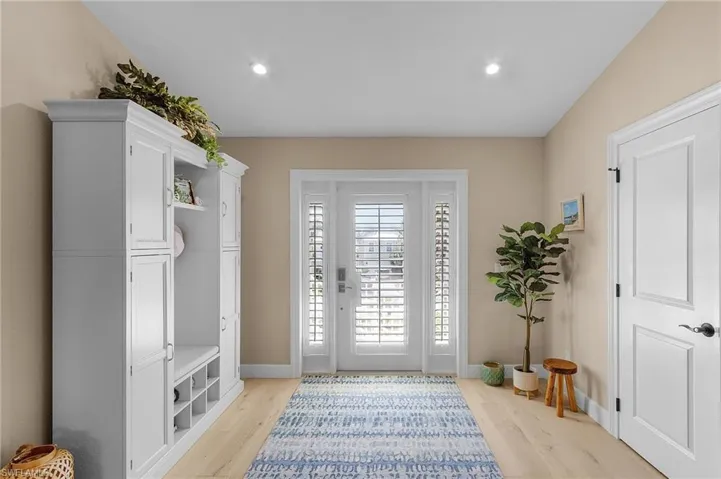 Front Entry/Foyer