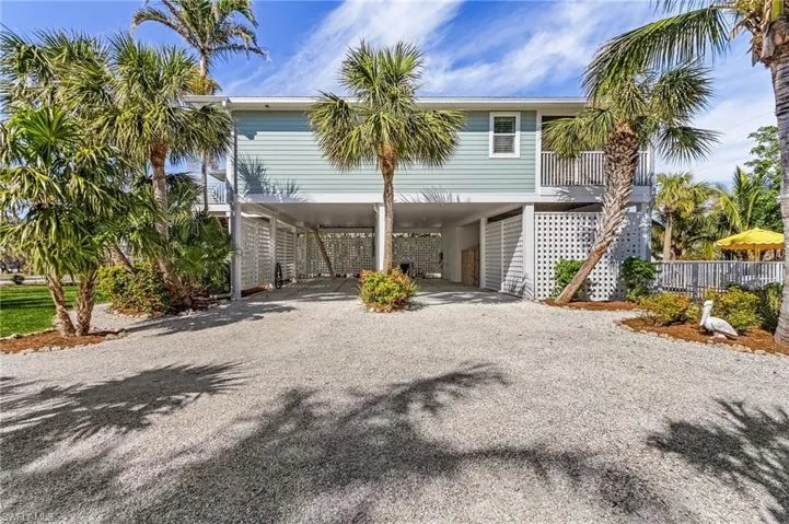Carport/Driveway