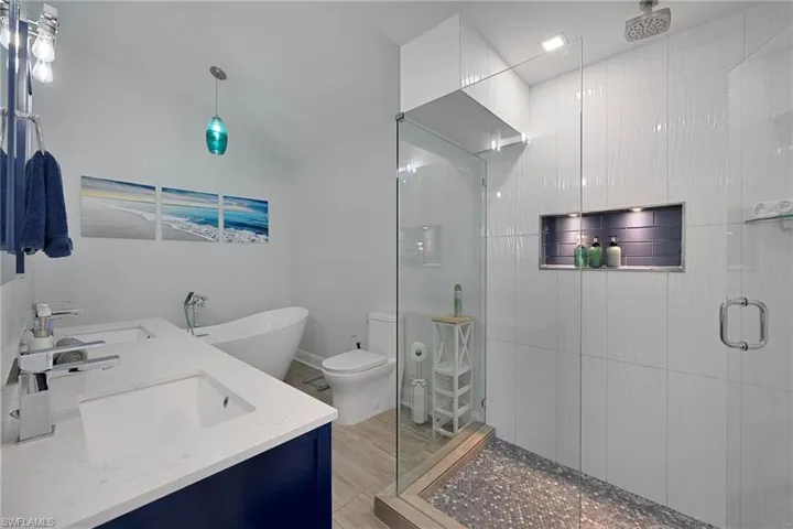 27218 Barefoot Ln, Bonita Springs, Florida 34135