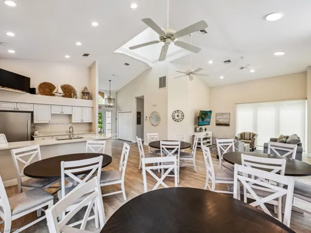 6031 Trophy DR # 204, NAPLES FL 34110