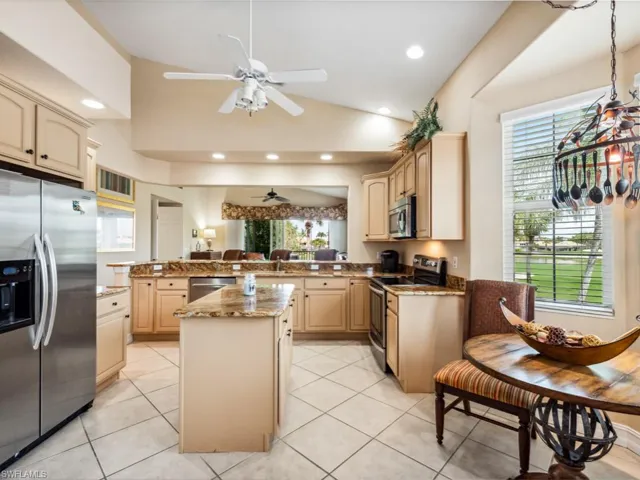 6031 Trophy DR # 204, NAPLES FL 34110