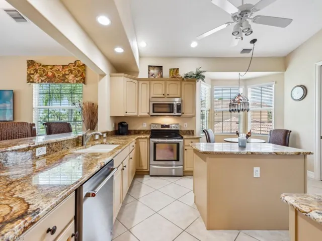 6031 Trophy DR # 204, NAPLES FL 34110
