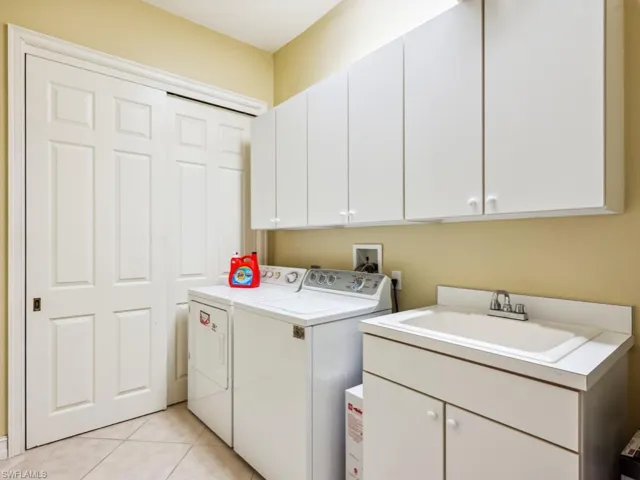 6031 Trophy DR # 204, NAPLES FL 34110