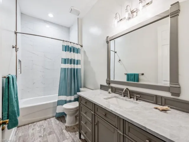 6031 Trophy DR # 204, NAPLES FL 34110