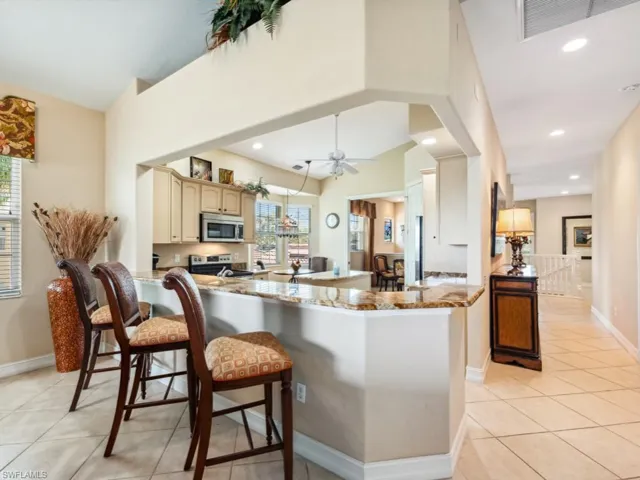 6031 Trophy DR # 204, NAPLES FL 34110