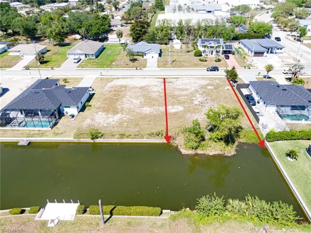 Vacant Freshwater Canal Lot. On city water and sewer.
