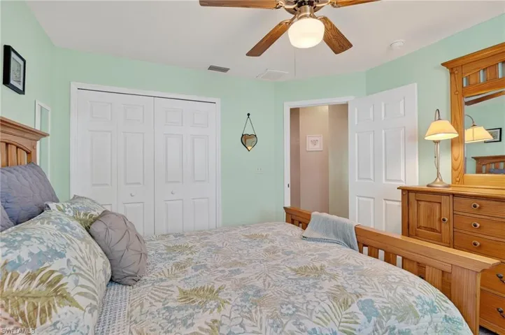 412 SE 13th  AVE, Cape Coral, FL 33990