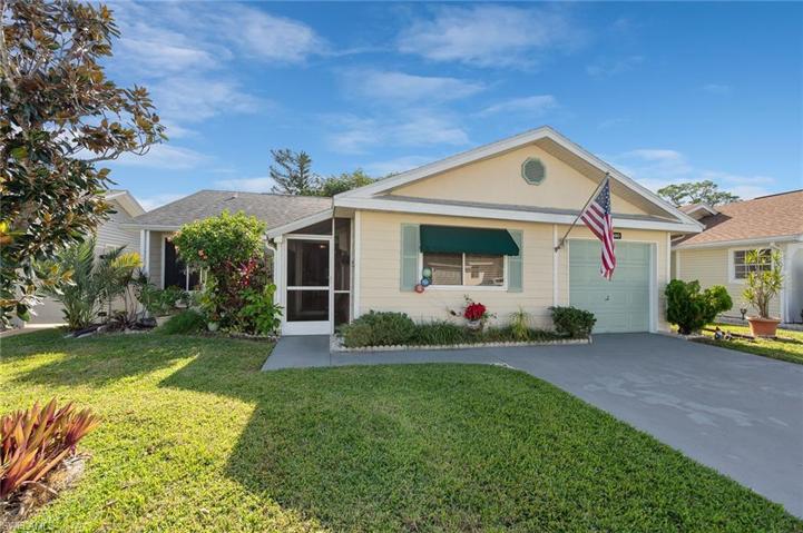 5590 LONGLEAF DR - FOXMOOR LAKES - GULF ACCESS