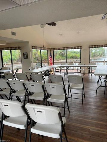 CLUBHOUSE ON THE LAKE - JOIN IN THE ACTIVITIES