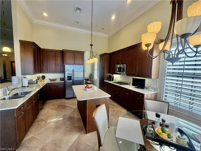 Kitchen with Island