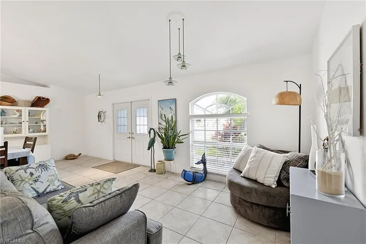 601 Se 19th St, Cape Coral, Florida 33990