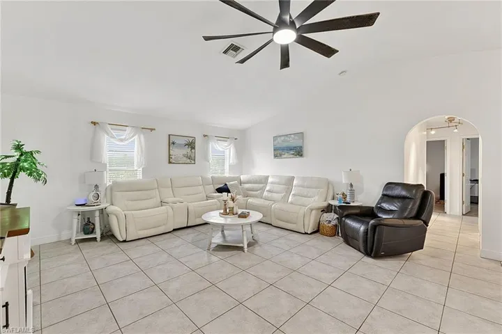 601 Se 19th St, Cape Coral, Florida 33990
