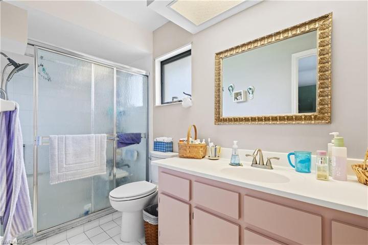 602  Gleason  PKWY, Cape Coral, FL 33914