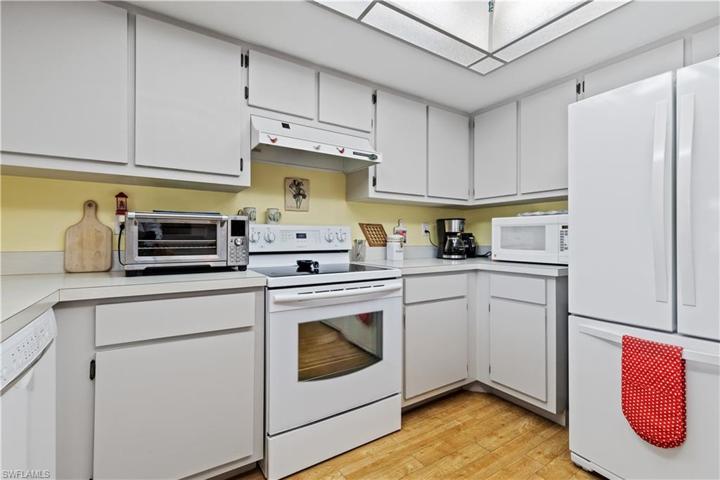 602  Gleason  PKWY, Cape Coral, FL 33914