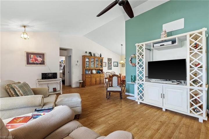 602  Gleason  PKWY, Cape Coral, FL 33914