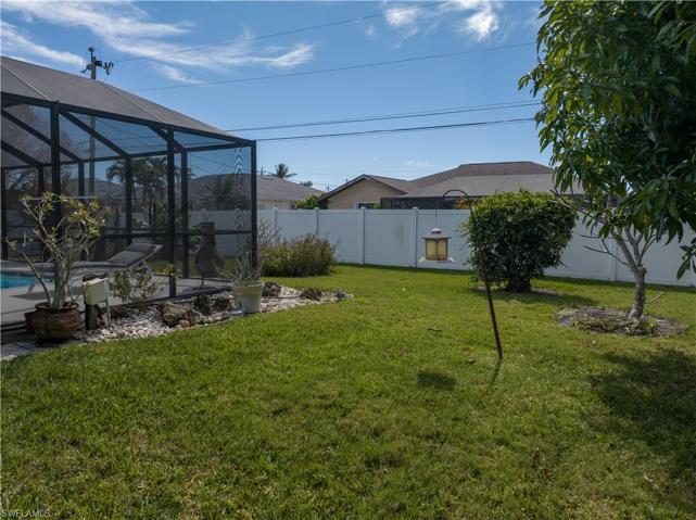 602  Gleason  PKWY, Cape Coral, FL 33914