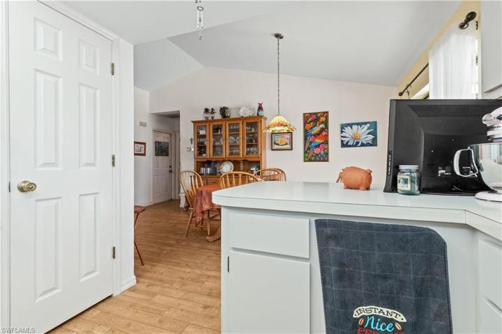 602  Gleason  PKWY, Cape Coral, FL 33914
