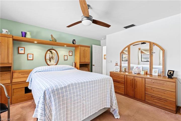 602  Gleason  PKWY, Cape Coral, FL 33914