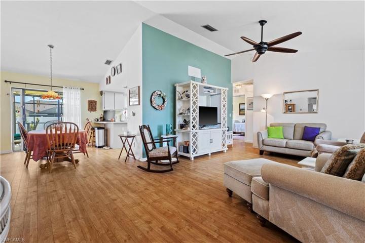 602  Gleason  PKWY, Cape Coral, FL 33914