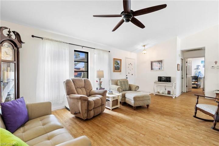 602  Gleason  PKWY, Cape Coral, FL 33914