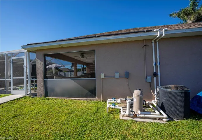 909 SW 6th  CT, Cape Coral, FL 33991
