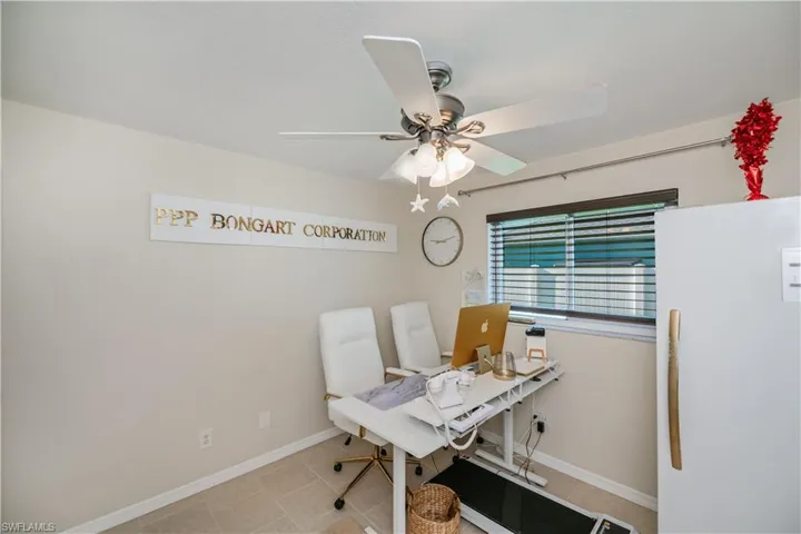 909 SW 6th  CT, Cape Coral, FL 33991