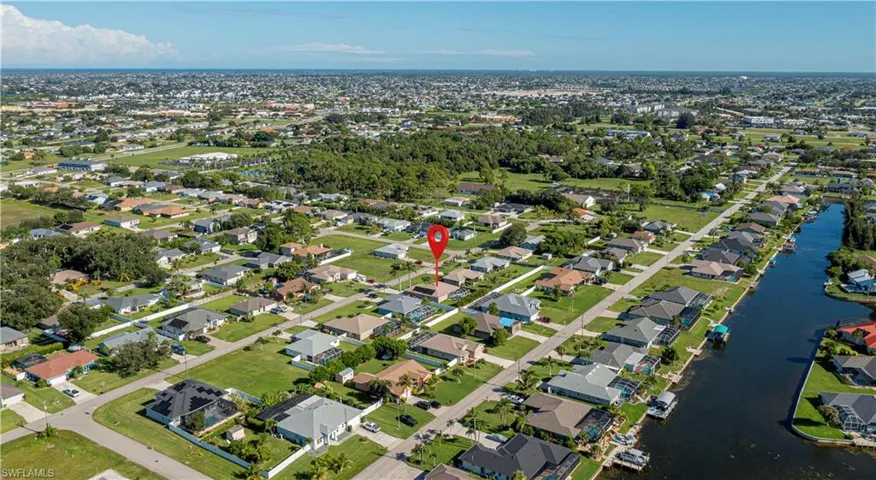 909 SW 6th  CT, Cape Coral, FL 33991