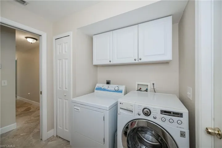 909 SW 6th  CT, Cape Coral, FL 33991
