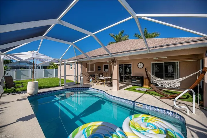 909 SW 6th  CT, Cape Coral, FL 33991