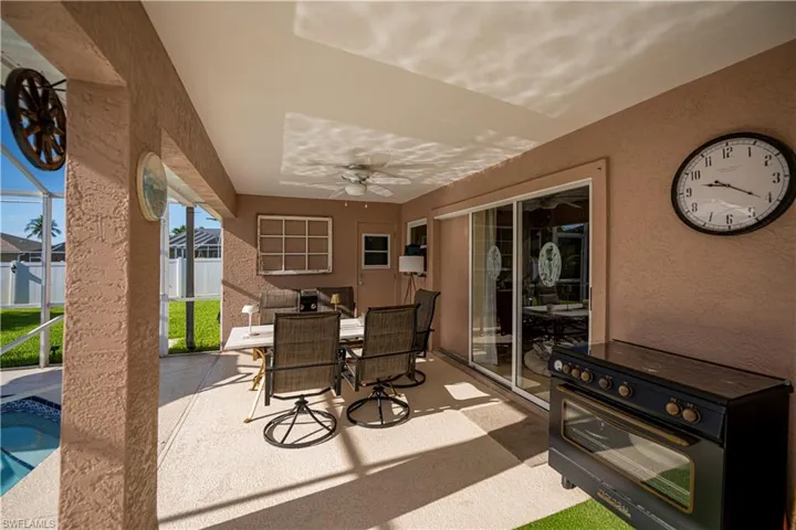 909 SW 6th  CT, Cape Coral, FL 33991