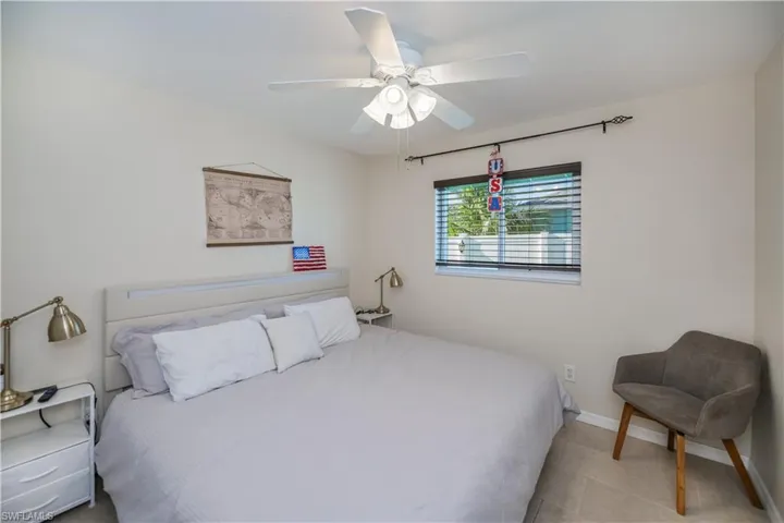 909 SW 6th  CT, Cape Coral, FL 33991