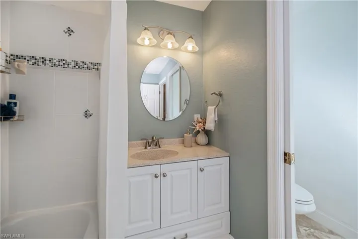 909 SW 6th  CT, Cape Coral, FL 33991