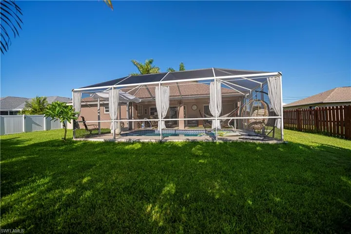 909 SW 6th  CT, Cape Coral, FL 33991