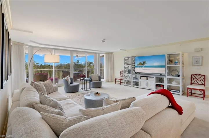 6849  Grenadier  BLVD, Naples, FL 34108