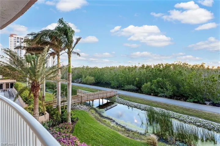 6849  Grenadier  BLVD, Naples, FL 34108