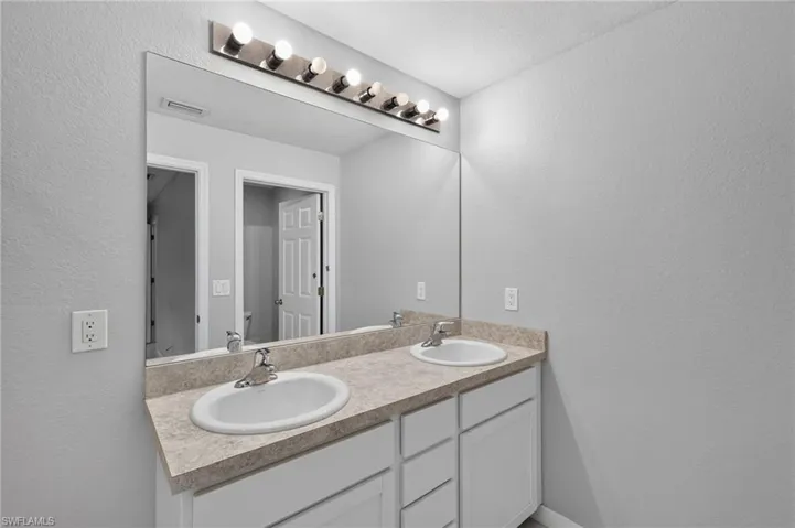 2809 Nw 21st Ave, Cape Coral, Florida 33993