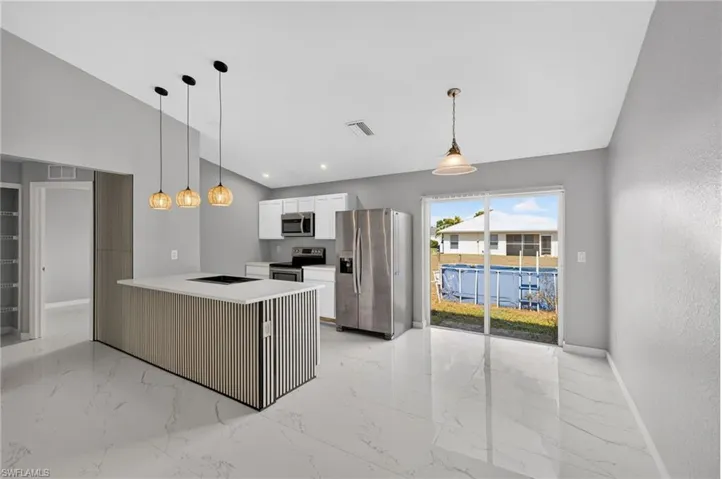 2809 Nw 21st Ave, Cape Coral, Florida 33993