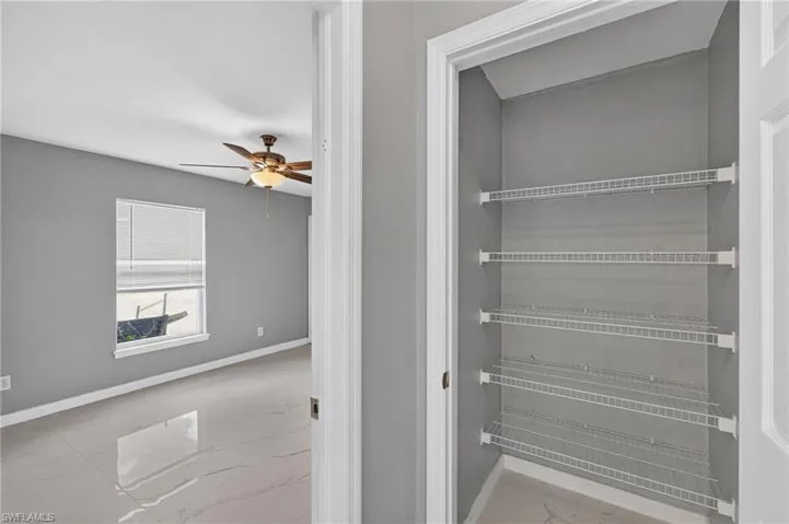2809 Nw 21st Ave, Cape Coral, Florida 33993
