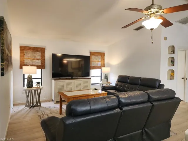 1822 Se 11th Ter, Cape Coral, Florida 33990