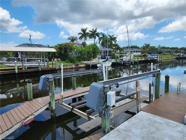 1822 Se 11th Ter, Cape Coral, Florida 33990