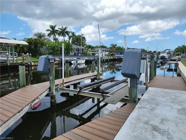 1822 Se 11th Ter, Cape Coral, Florida 33990