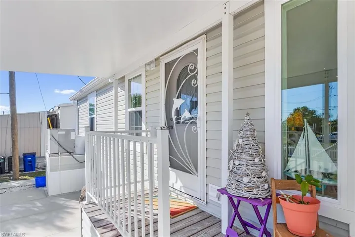 undercover front porch and covered parking