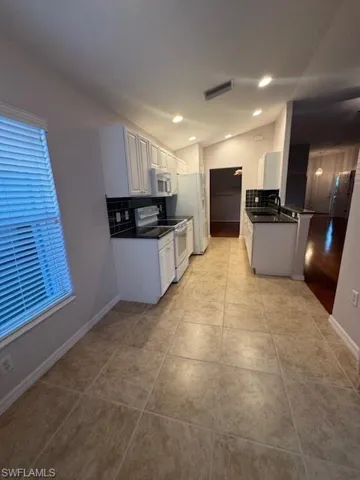 10018 Oakhurst Way, Fort Myers, Florida 33913