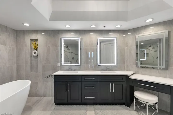 1060 Borghese Ln 902, Naples, Florida 34114